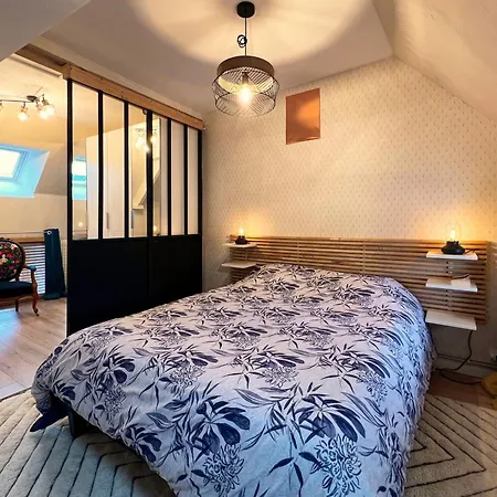 Maison En Pierre, Piscine Et Jardin Proche Holiday home *