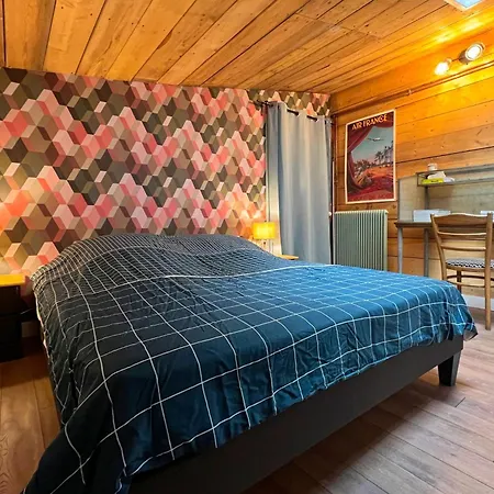 Holiday home Maison En Pierre, Piscine Et Jardin Proche *
