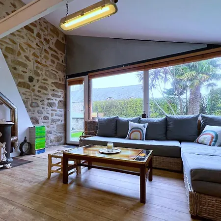 Maison En Pierre, Piscine Et Jardin Proche