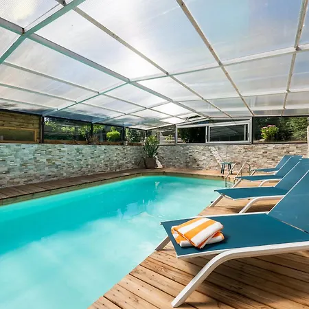 Maison En Pierre, Piscine Et Jardin Proche