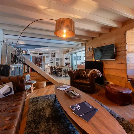 Maison En Pierre, Piscine Et Jardin Proche