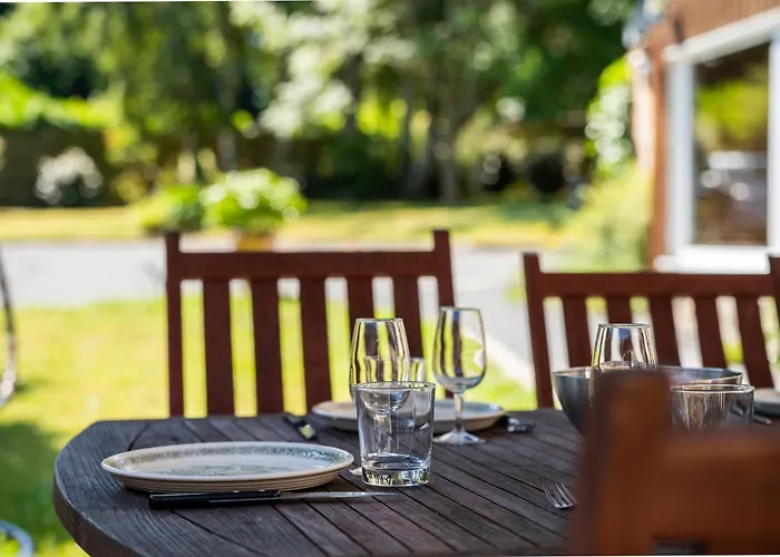 Дом отдыха Maison En Pierre, Piscine Et Jardin Proche