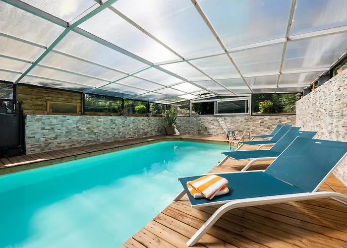 Maison En Pierre, Piscine Et Jardin Proche