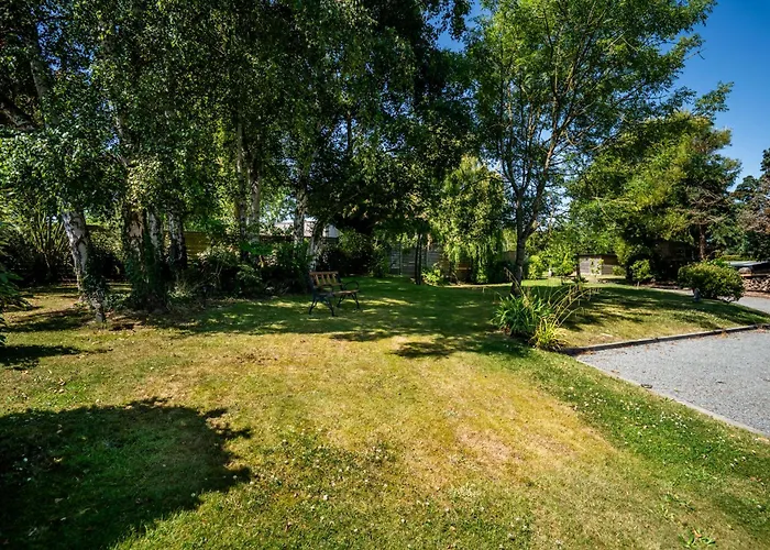 Maison En Pierre, Piscine Et Jardin Proche *