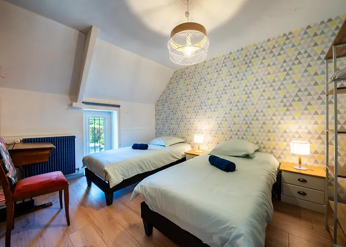 Maison En Pierre, Piscine Et Jardin Proche Montfarville