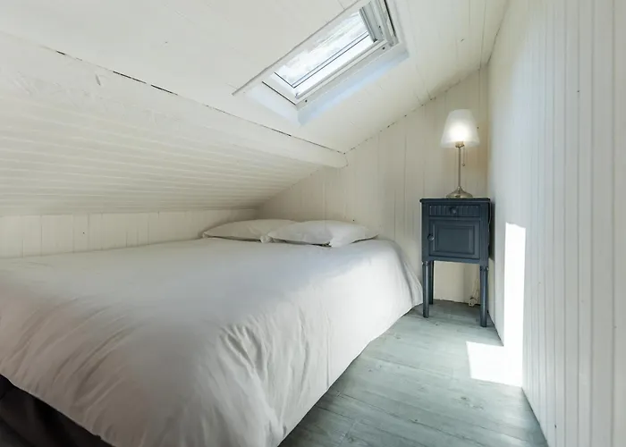 Maison En Pierre, Piscine Et Jardin Proche Дом отдыха