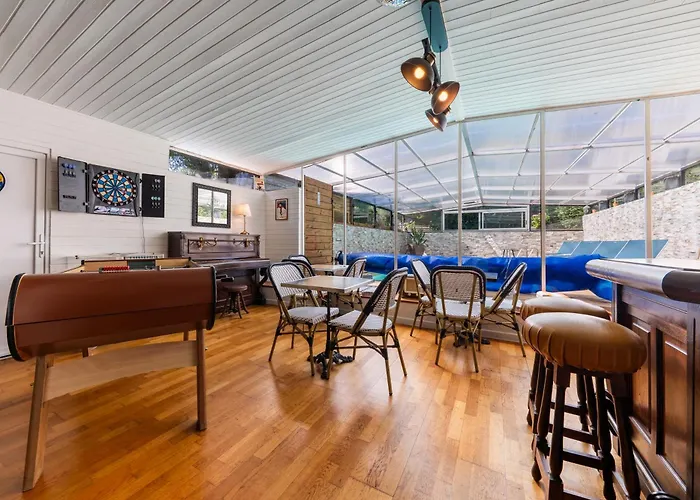 Maison En Pierre, Piscine Et Jardin Proche *