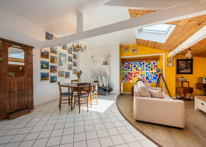 Maison En Pierre, Piscine Et Jardin Proche Дом отдыха Montfarville